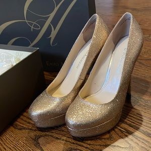 Gold glitter pumps